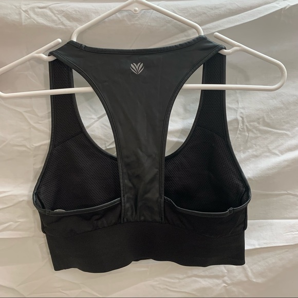 Black Sports Bra Forever 21 Athleisure Crop Top - Picture 6 of 7